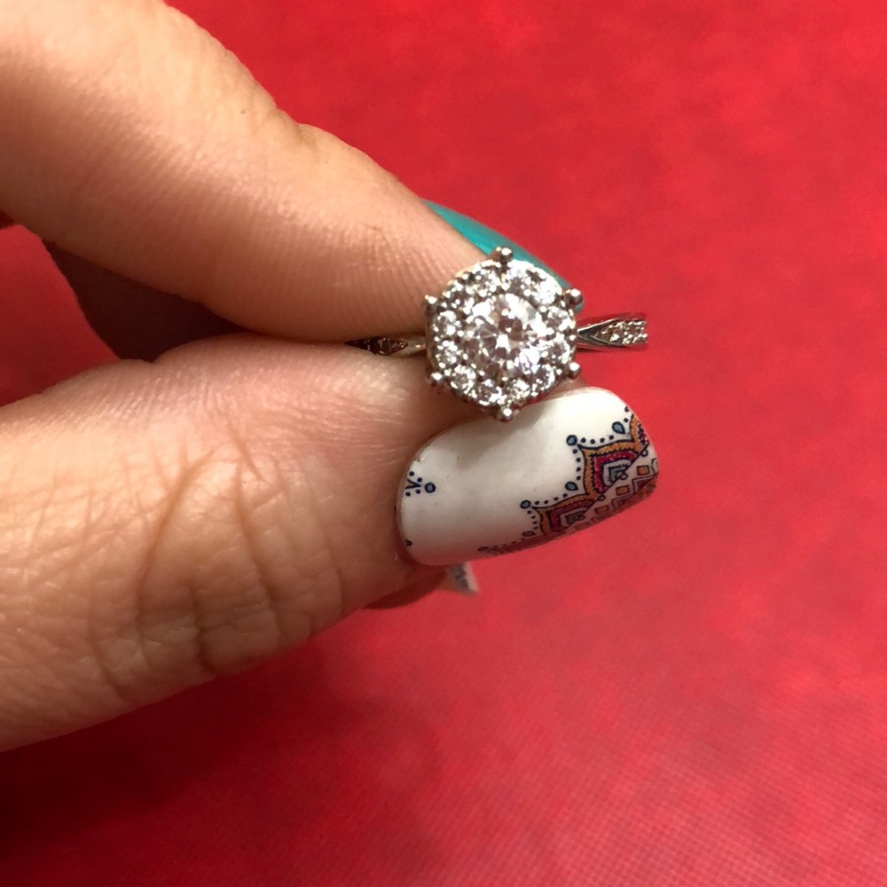 ❣️2/$30 ❤️ Beautiful CZ ring